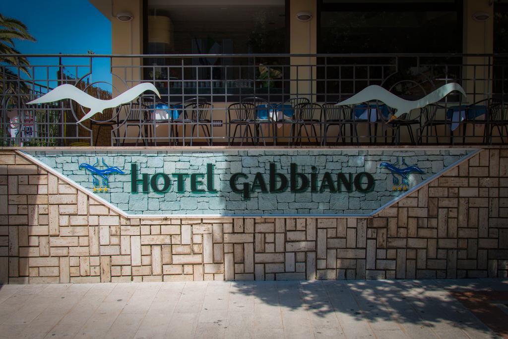 Hotel Gabbiano Порто Сан Джорджио Екстериор снимка