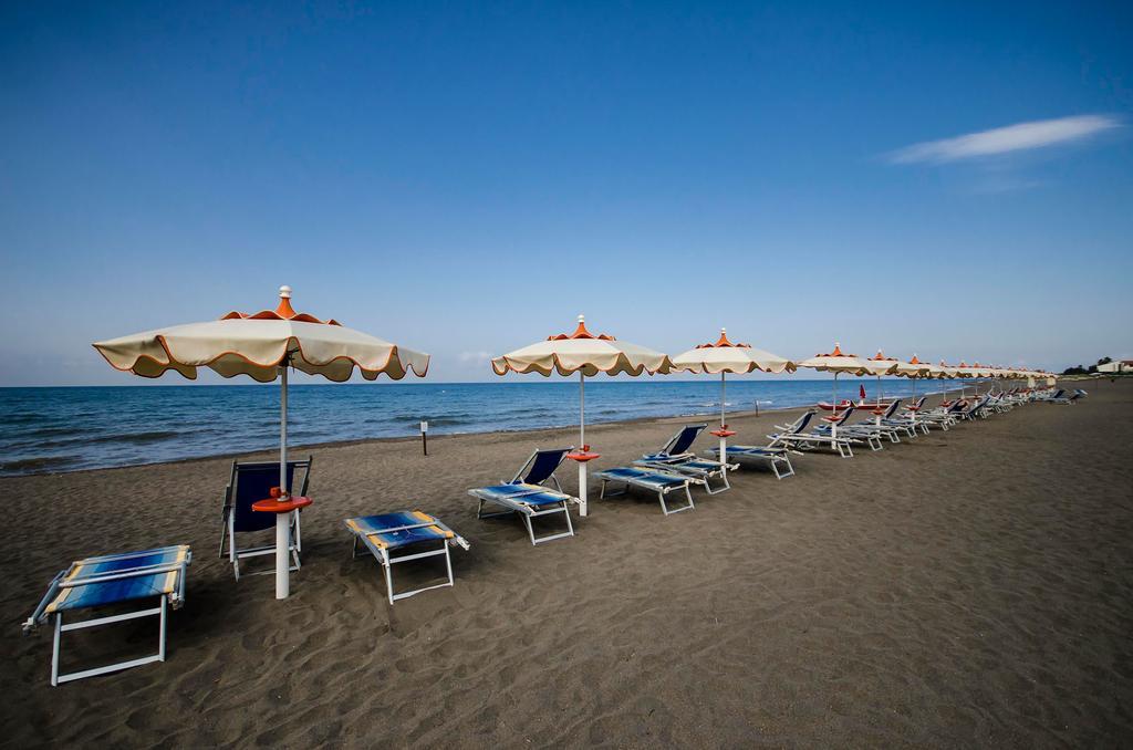 Hotel Gabbiano Порто Сан Джорджио Екстериор снимка